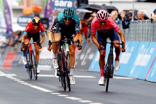 20:22 – Giro d’Italia – Jay Hindley stacca 4 secondi da Carapaz: “Buona giornata”