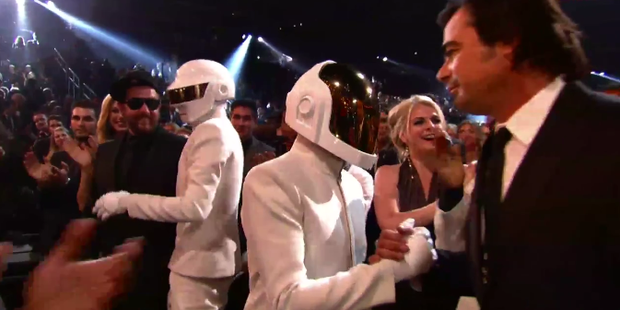 Daft Punk Sans Casque Dans Le Public Des Grammy Awards Dh Les Sports